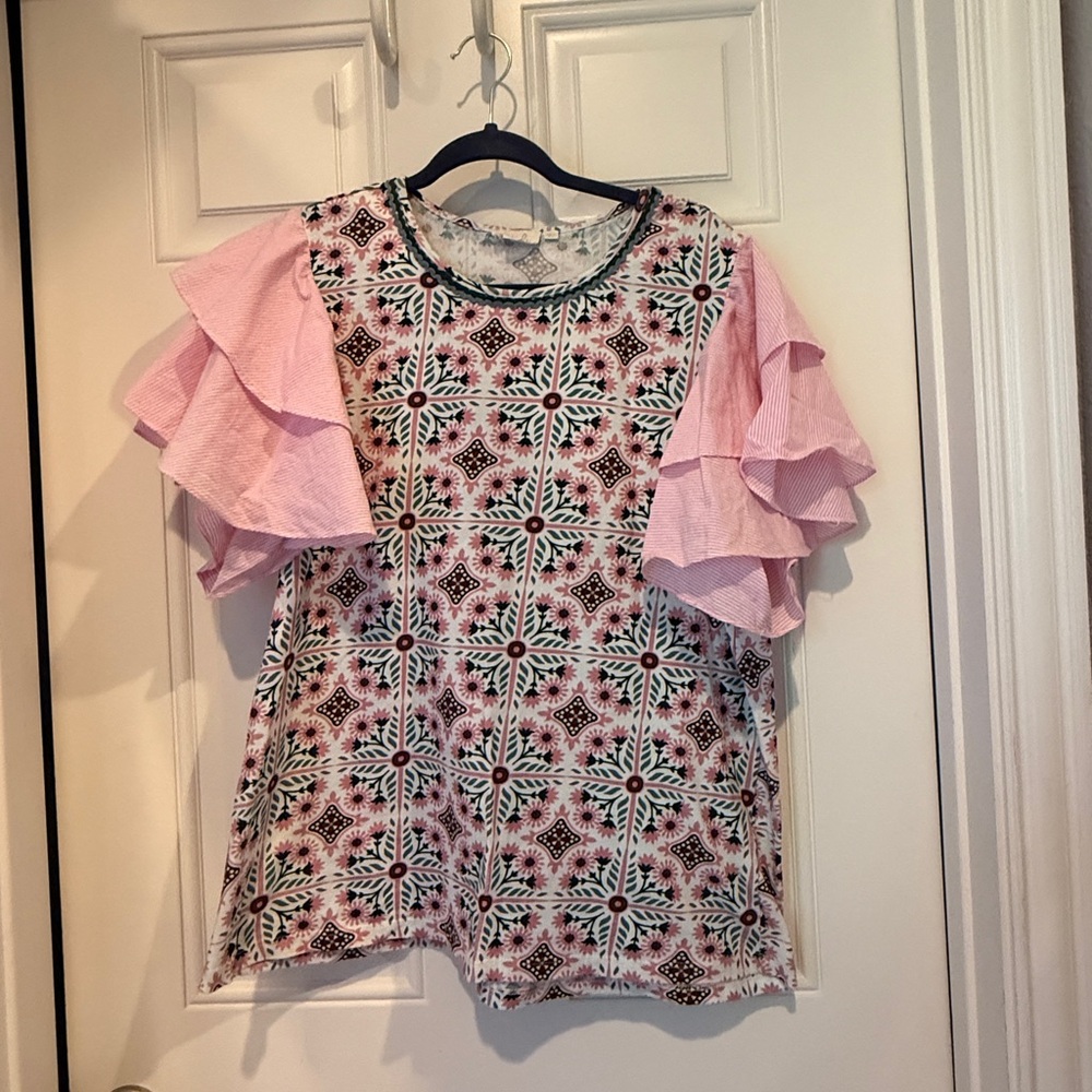 Letmebe Anthropologie Chic Patterned Women's Blouse with Ruffled Sleeves